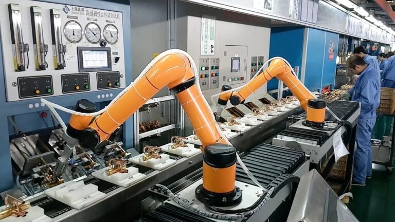 robotic automatic screw locking machine